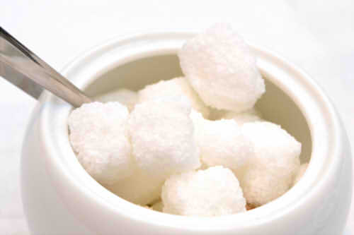 角砂糖1個は何グラム 一つの重さと糖質 カロリーについて たべもの Hatena ナビ